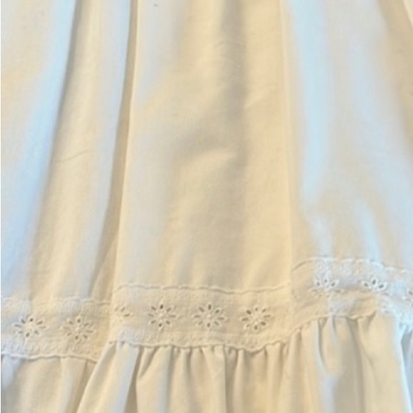 ONE CHILD beautiful high end  white boutique dress - Picture 4 of 5